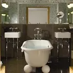 Pershing Hall 5* Parigi