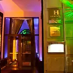 Pershing Hall Hotel