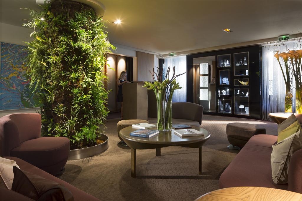 Pershing Hall Hotel