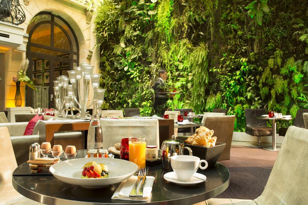 Pershing Hall Hotel