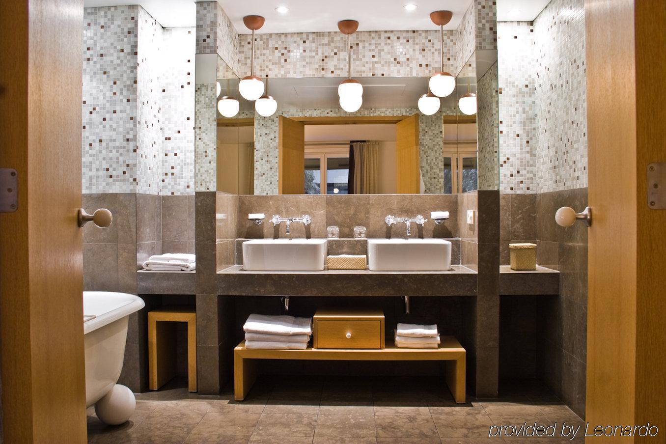 Hotel Pershing Hall 5*