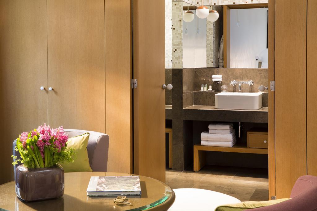 Hotel Pershing Hall Paris